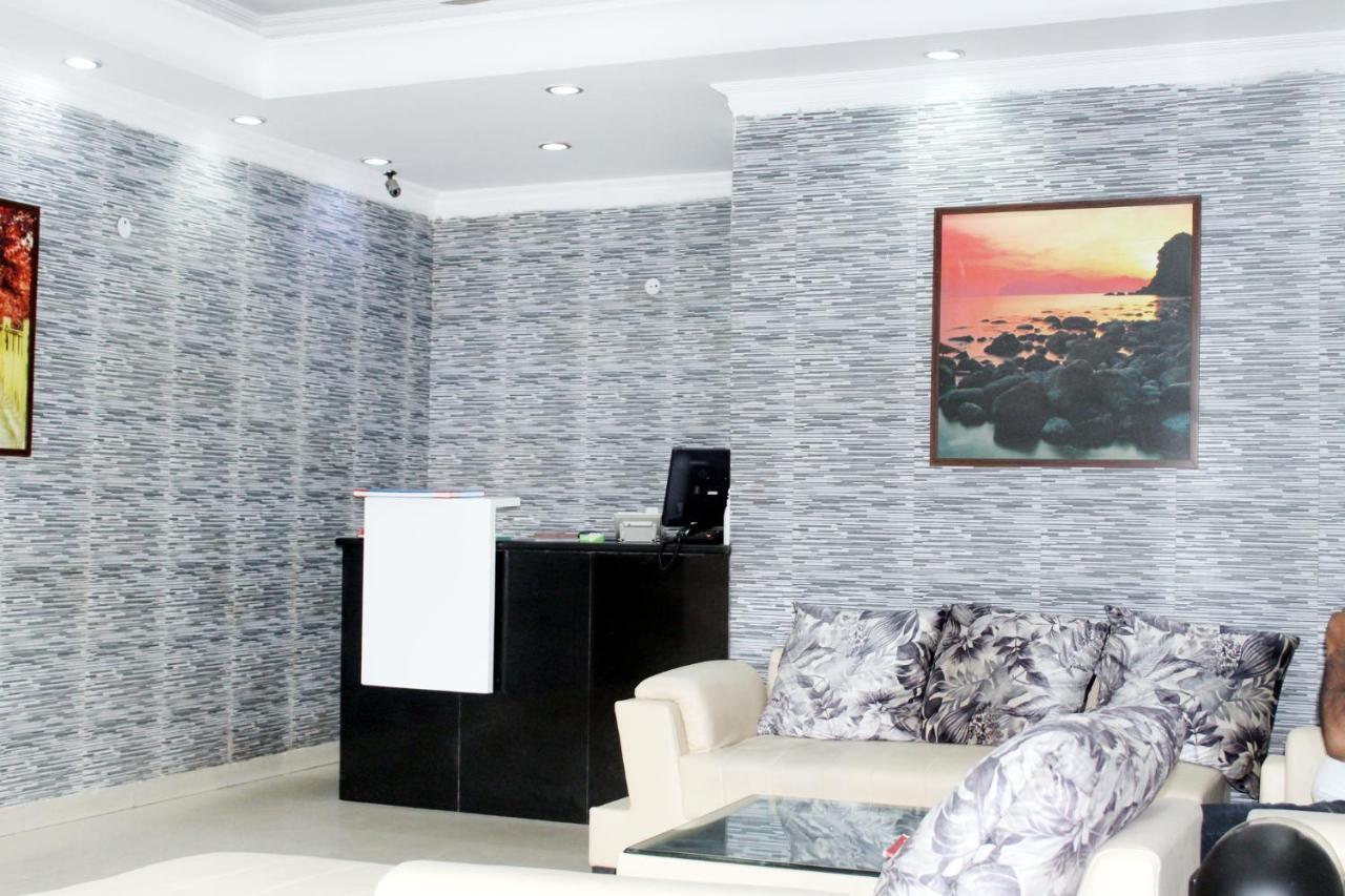 Hotel Trio Residency Near Noida City Center Exterior photo