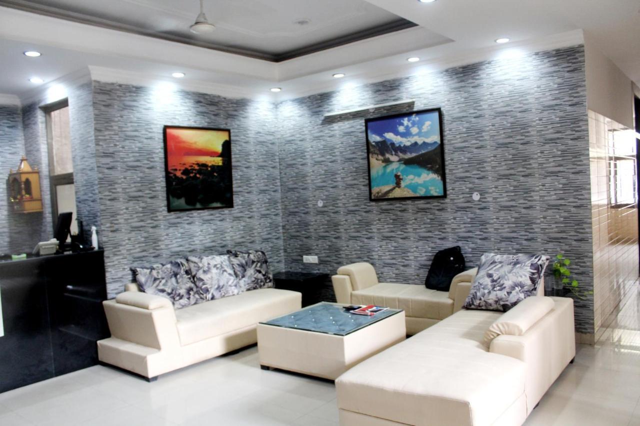 Hotel Trio Residency Near Noida City Center Exterior photo