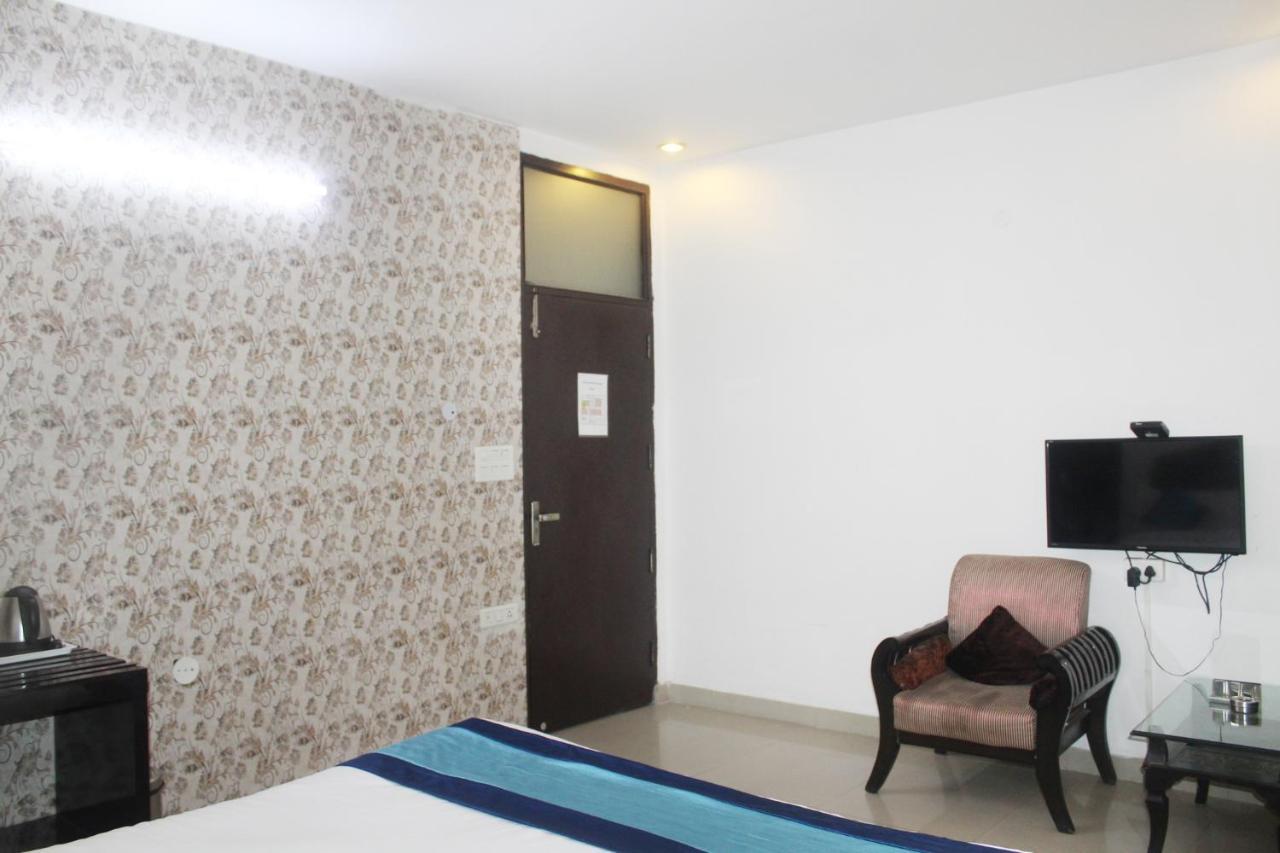 Hotel Trio Residency Near Noida City Center Exterior photo