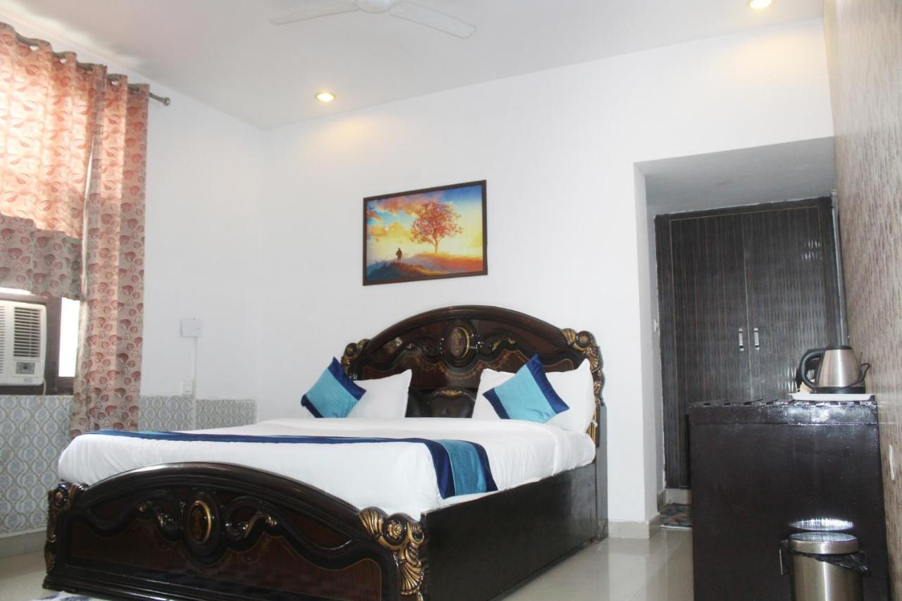 Hotel Trio Residency Near Noida City Center Exterior photo